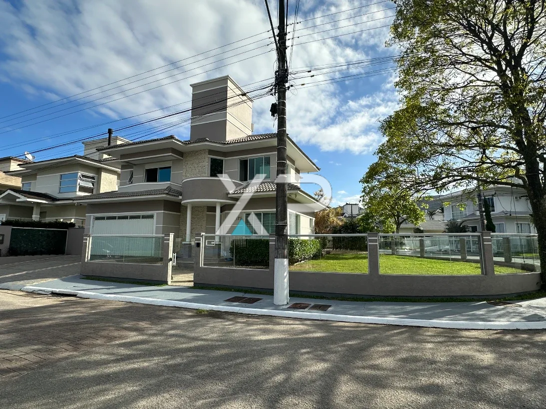 Casa Duplex com 236m2 à venda na Pedra Branca – Palhoça/SC