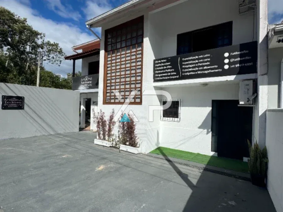 Casa de 3 quartos, e Piscina a venda em Forquilhas- São José