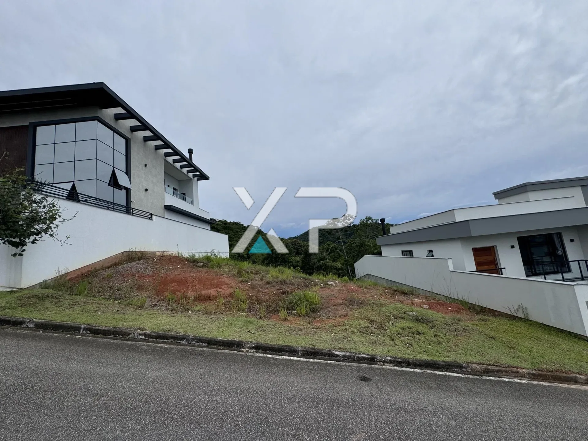 Terreno em São José no Loteamento Fechado Vista da Pedra I XP2192