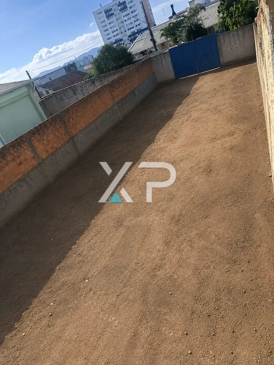 Lindo Terreno com 250m² em Barreiros