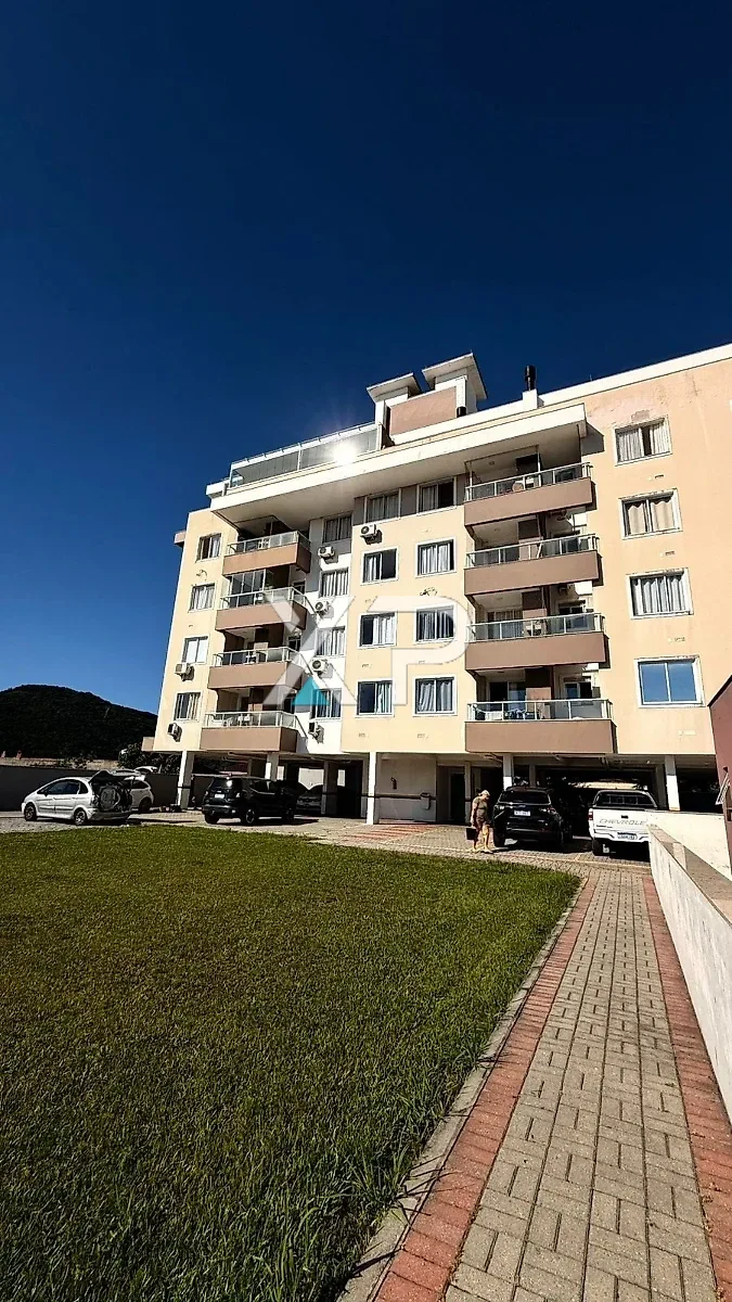Apartamento dois dormitorios na Praia de Fora.