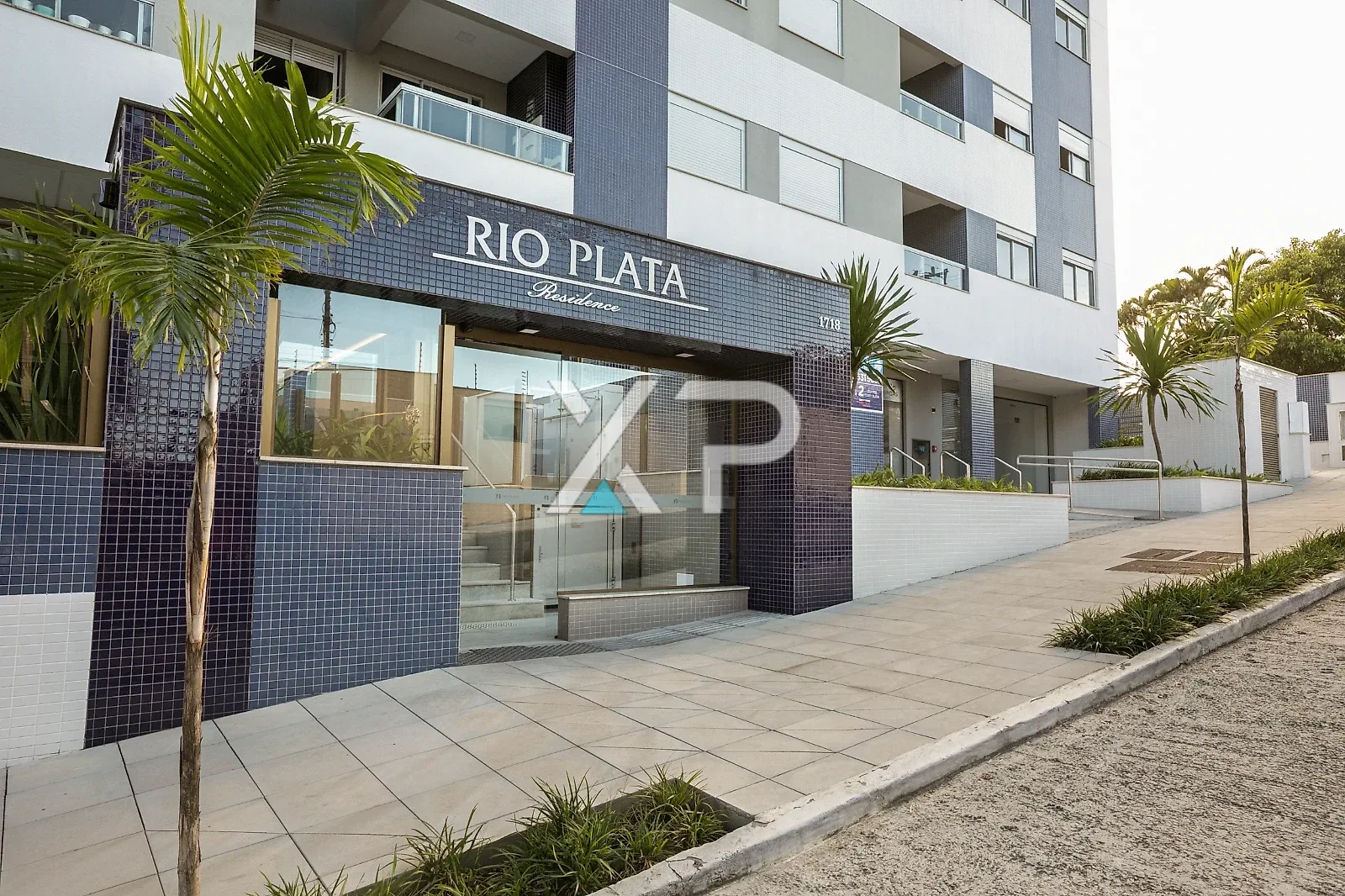 Apartamento 2 Quartos com Suíte, 2 Vagas e Hobby Box em Florianópolis