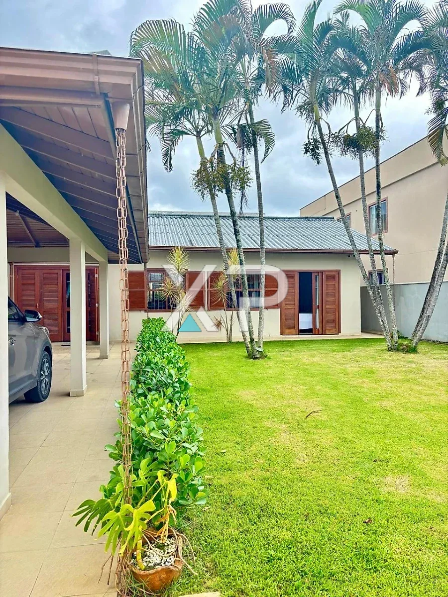 Casa de alto padrão no Jardim Eldorado, Palhoça