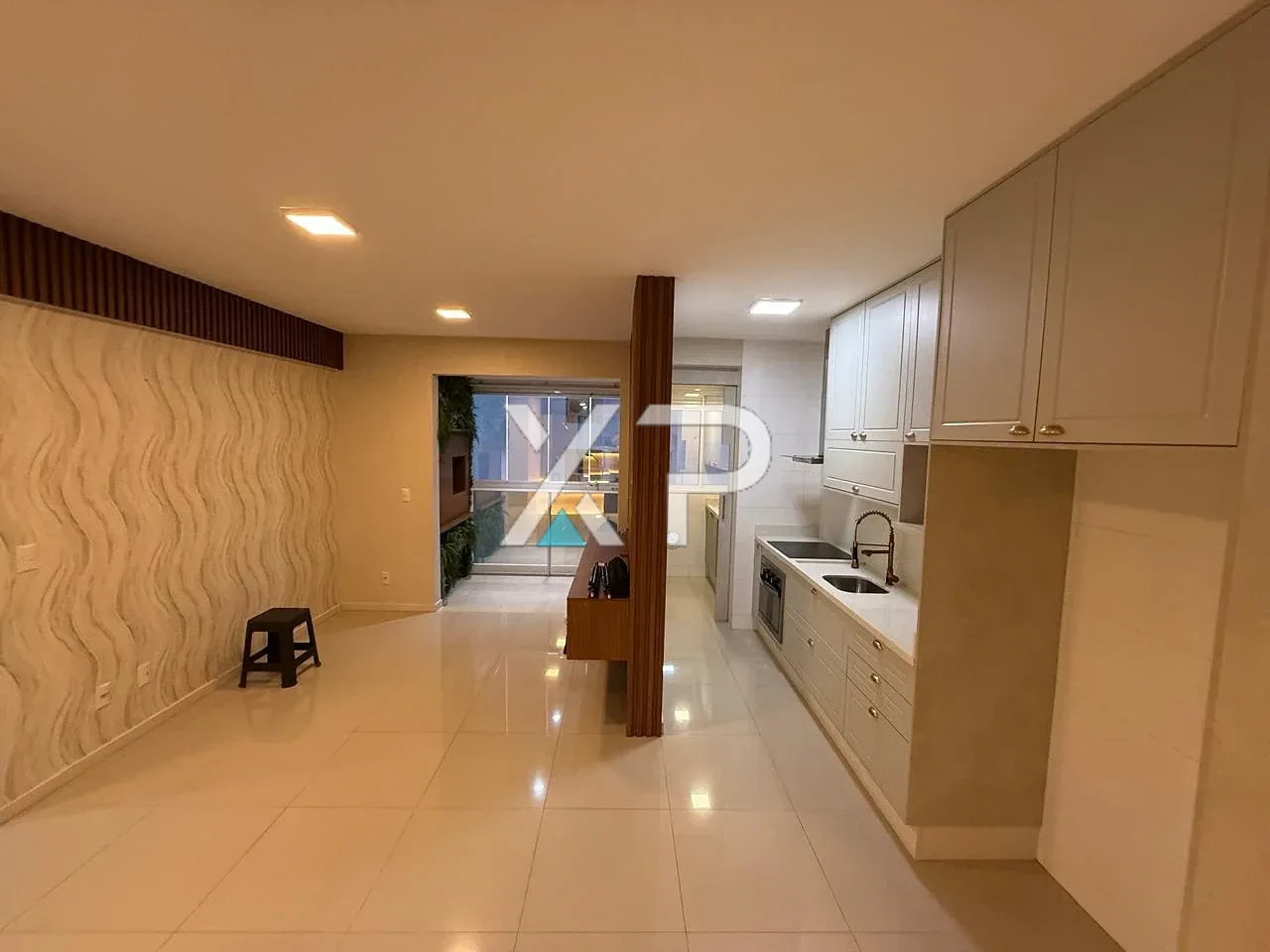 Apartamento Semi Mobiliado na Avenida Pedra Branca