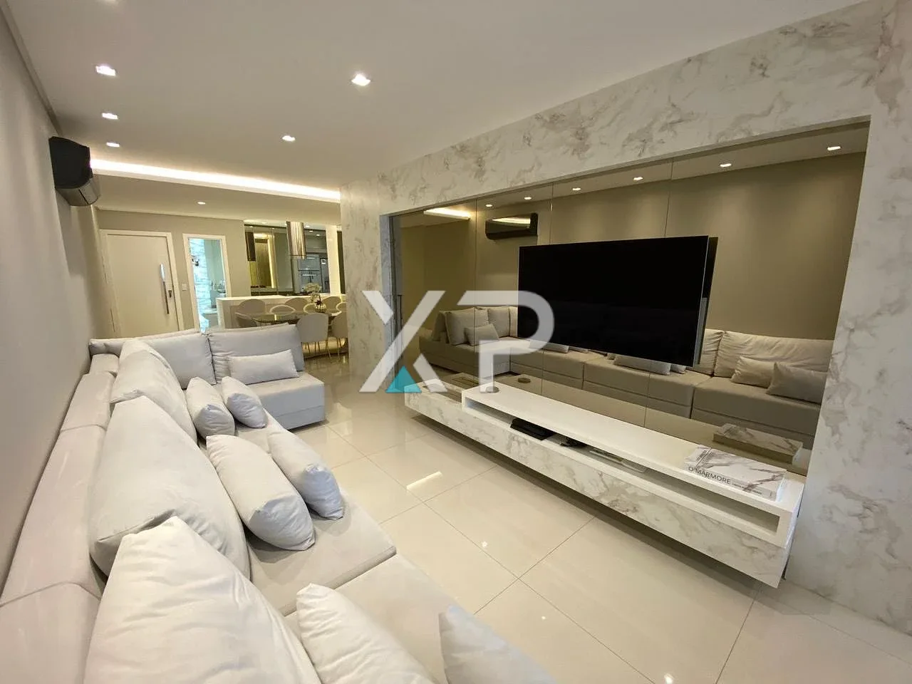 Apartamento com 3 suítes 126m em São José