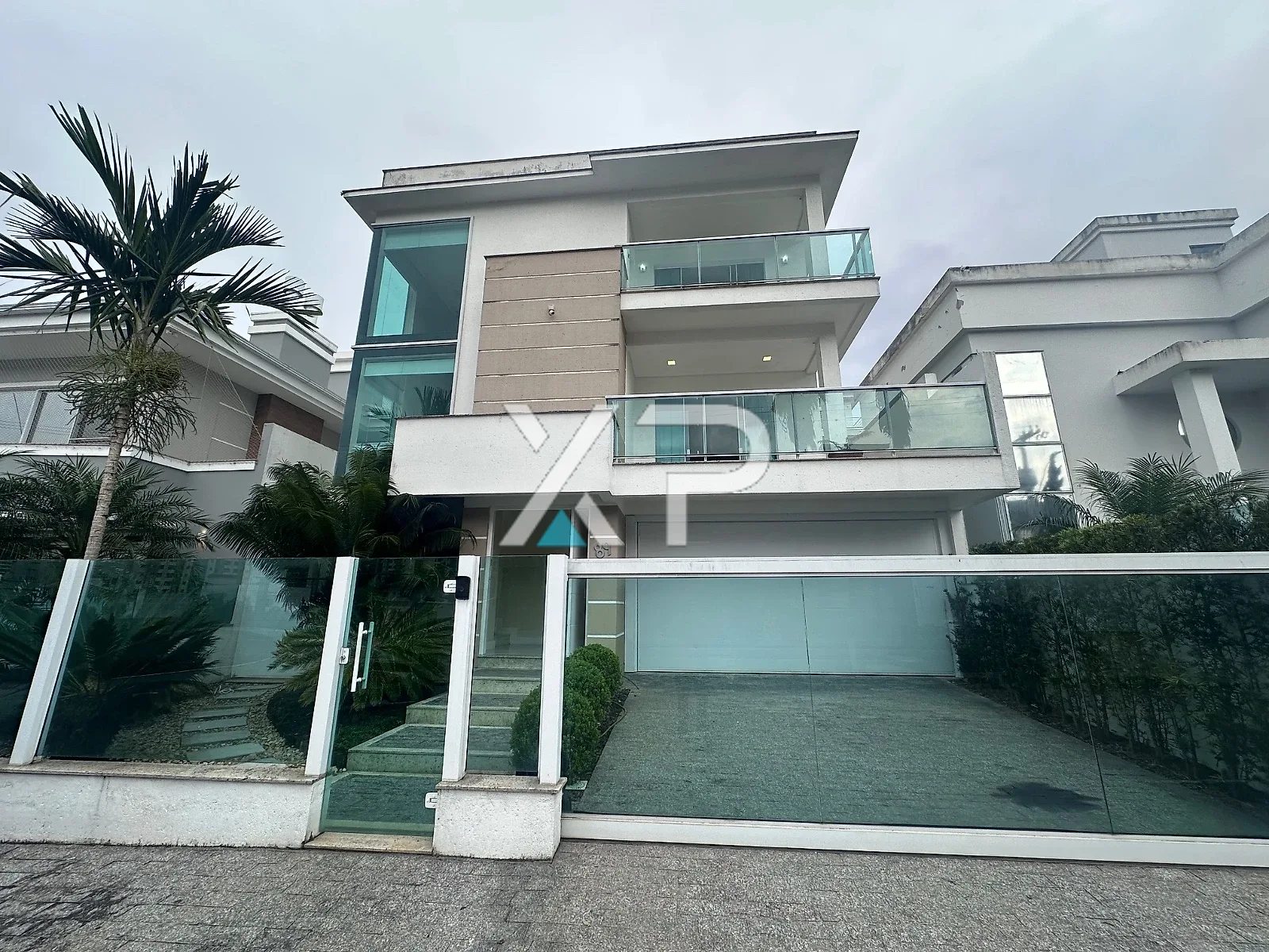 Casa Aluguel 4 Quartos com 4 Suítes e 460m² - Pedra Branca