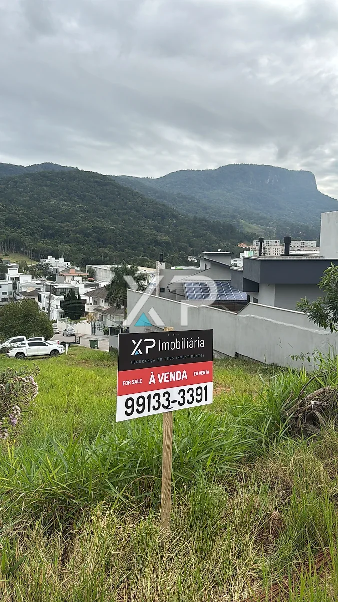 Terreno 550m² em Condomínio - Pedra Branca