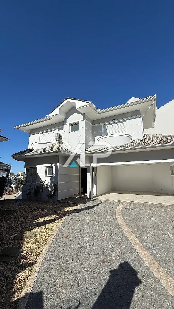 Casa 3 Quartos 288m² com Piscina - Pedra Branca