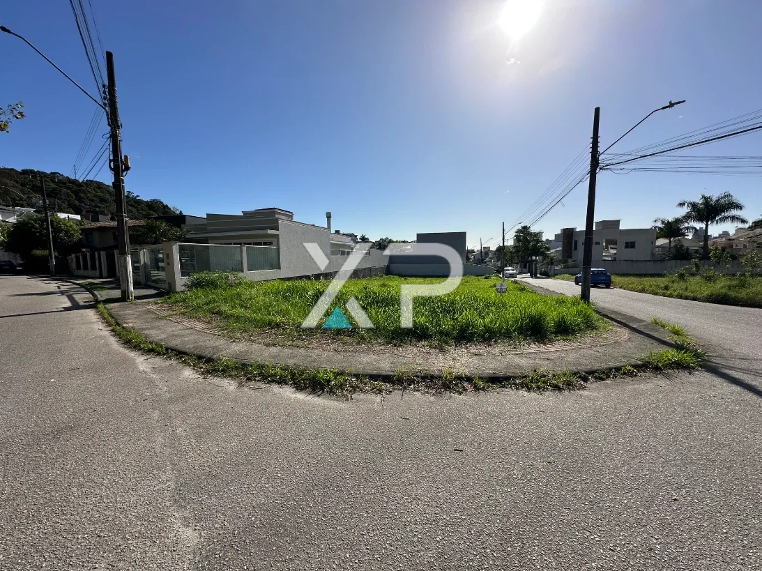 Terreno com 628m2 Pronto para Construir na Pedra Branca