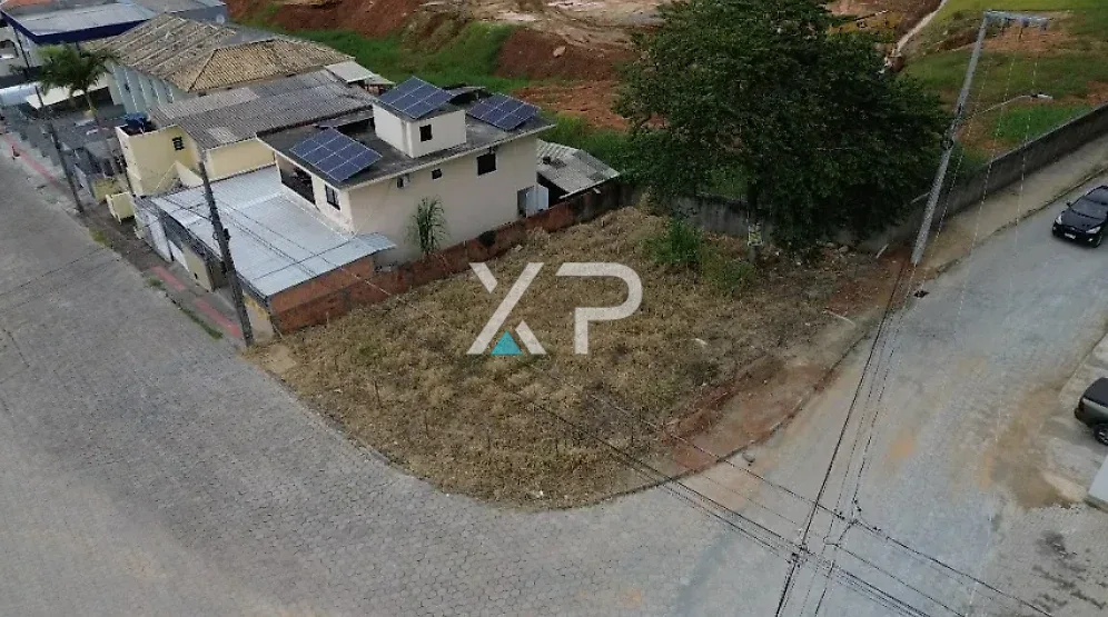 Terreno de esquina à venda – Loteamento Porto das Águas