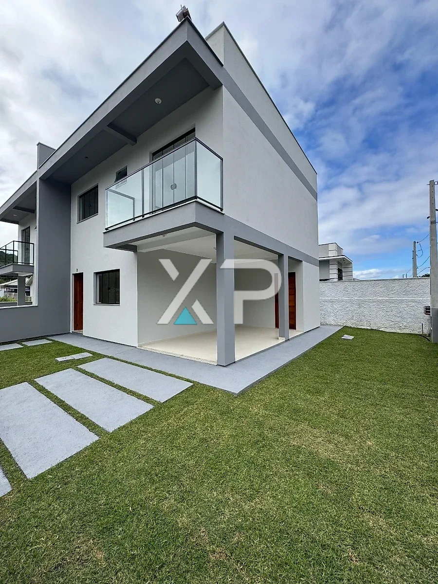 Sobrado de Esquina | 100 m² | Terreno Amplo | Frente para Área Verde | Lisboa 3