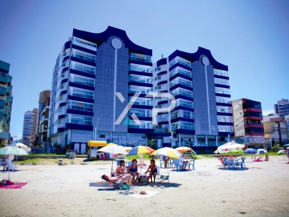 Apartamento 4 Quartos com 4 Suítes e 334m² - Meia Praia
