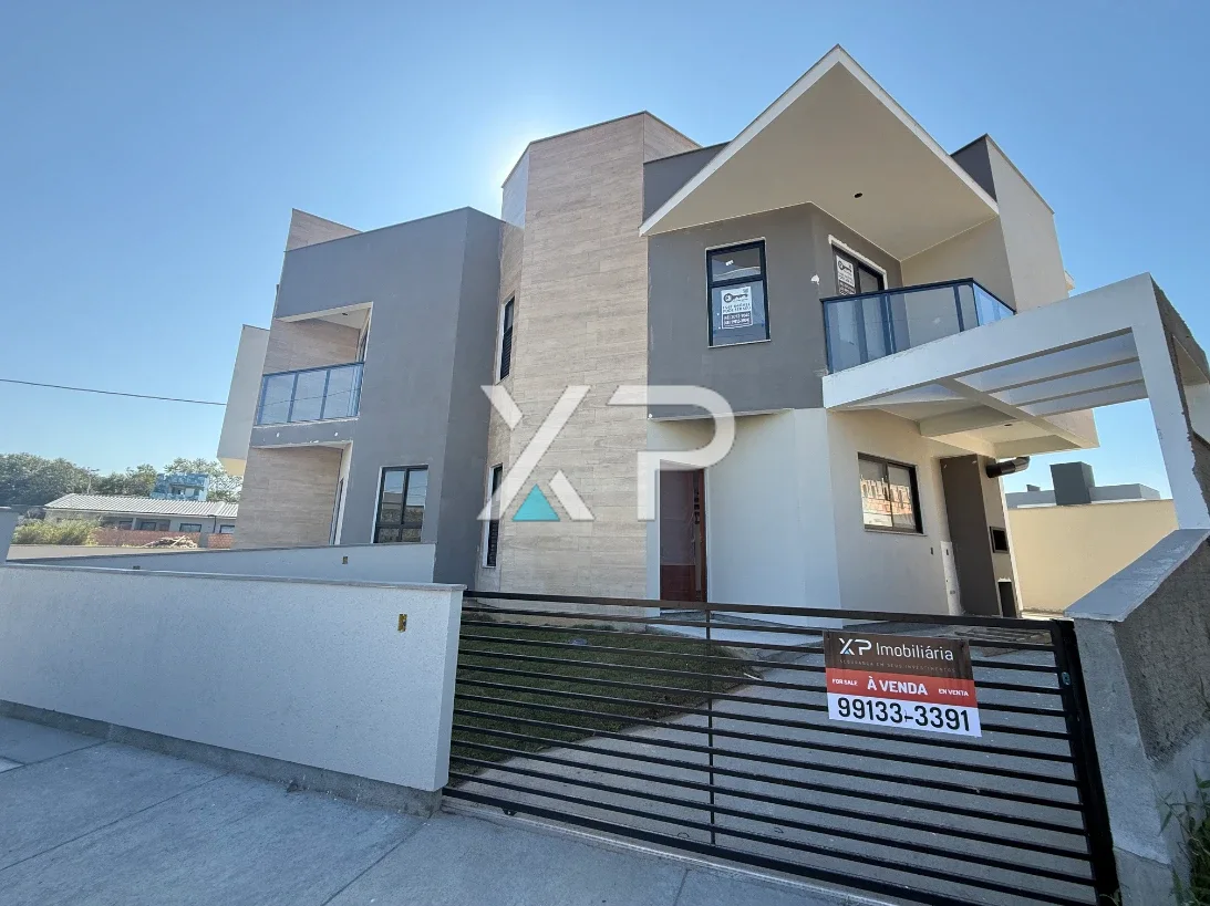 Casa em Palhoça com 3 dormitórios, 1 suíte, 3 banheiros, 1 vaga XP2520